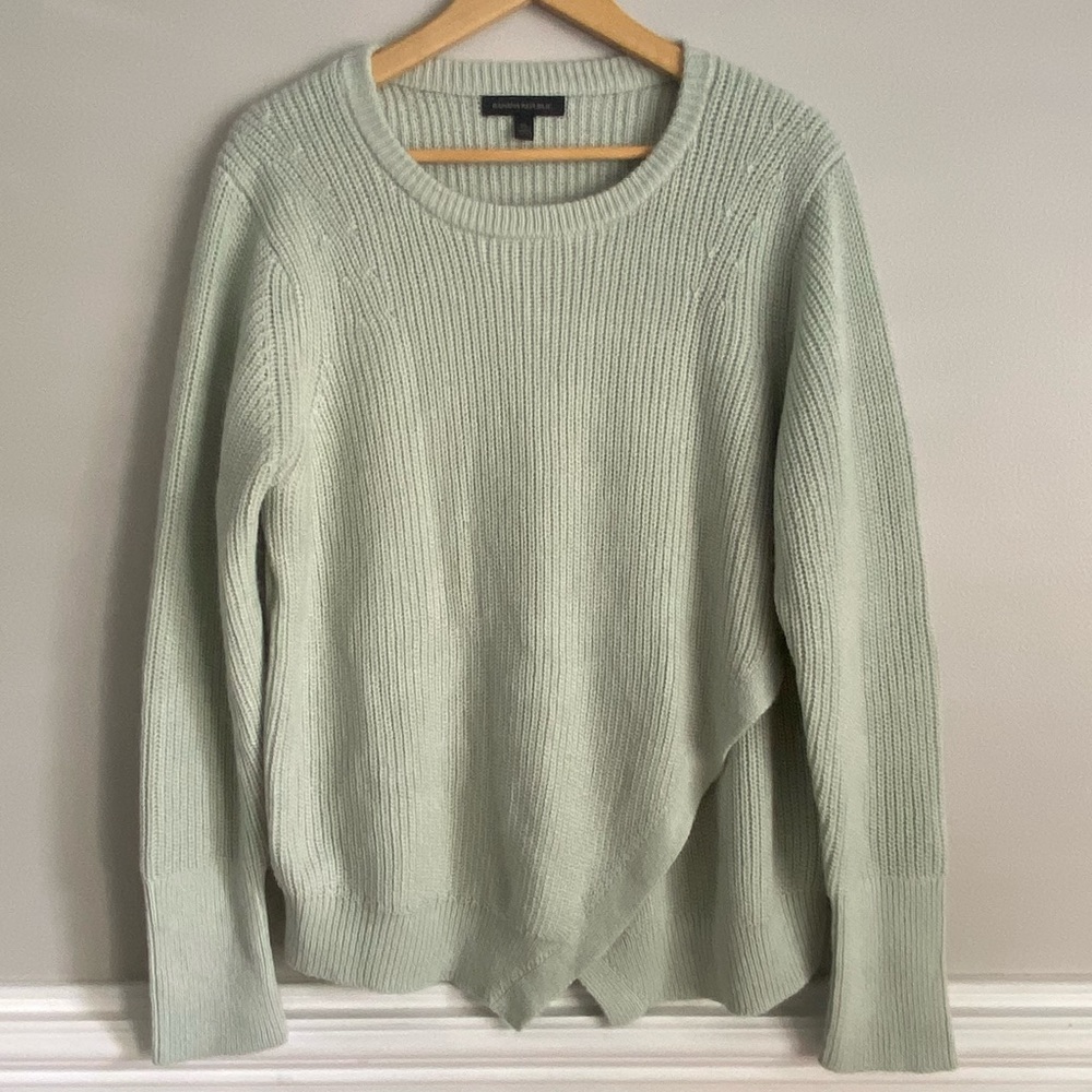 Banana Republic soft light green sweater Size XL